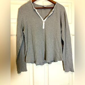 Lucky Brand, long sleeve shirt, V-neck, detail at neck, excellent condition, L